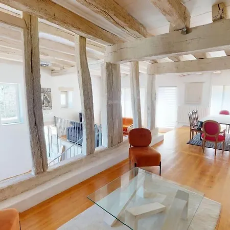 Maison En Pierre 424 M² *